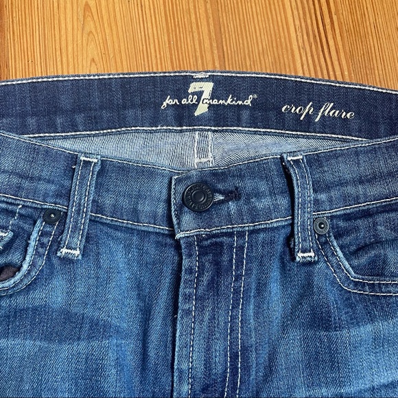 7 for all Mankind Crop Flair medium wash jean SIZE 27 - Picture 2 of 6